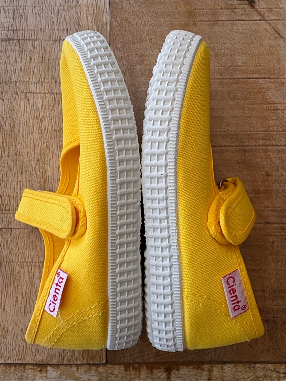 Like new Cienta Yellow Canvas Mary Jane Shoes size 25 - Picture 6 of 8